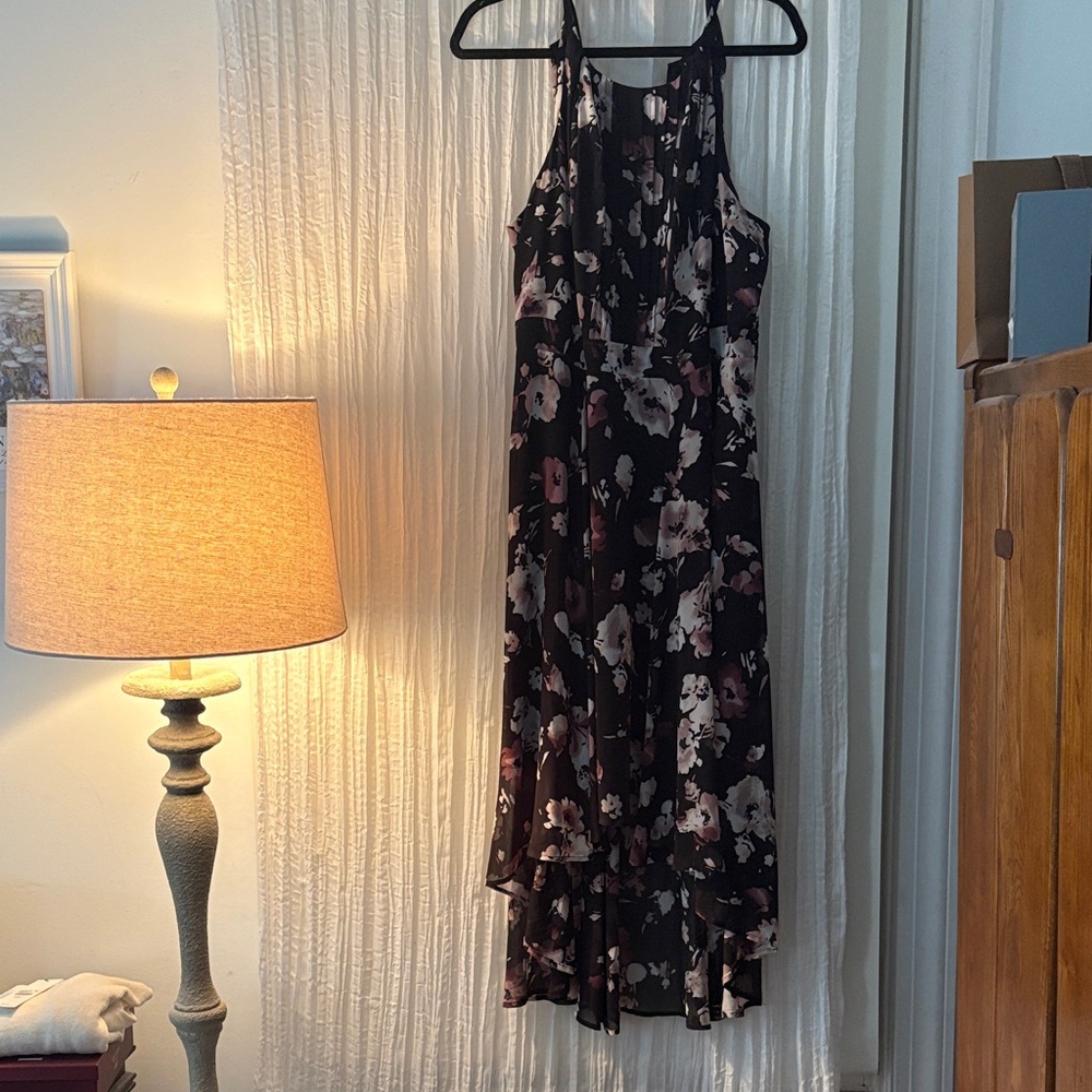 Torrid Floral Ruffled High-Low Maxi Dress - Black Floral sz 12 PTP 20 - Picture 2 of 7